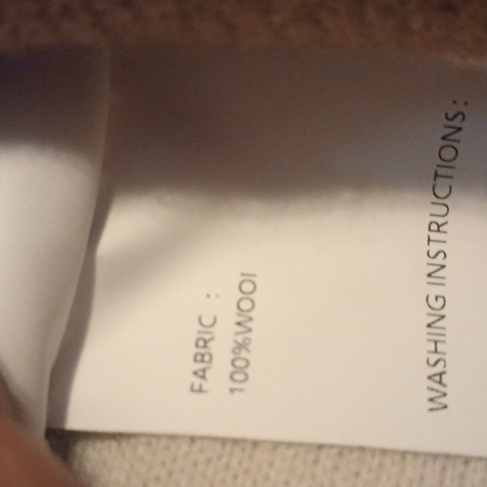 100% wool - Picture 7 of 7